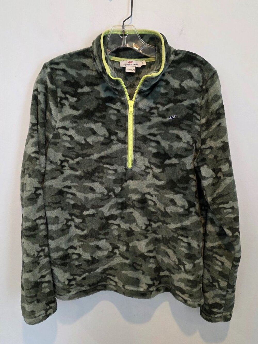 Vineyard Vines Green Camo Fleece Half Zip, Size S, EUC